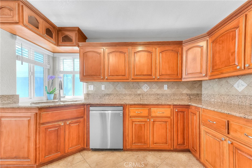 15549 Agate Drive Property Photo 6