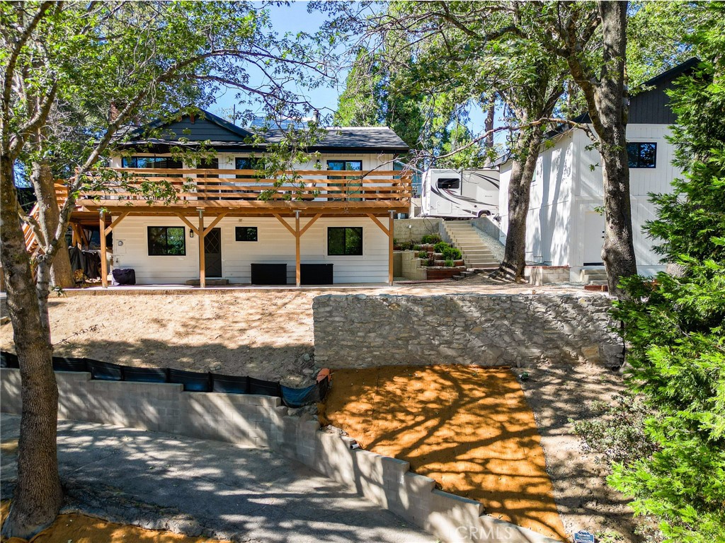 374 Dunant Property Photo 1