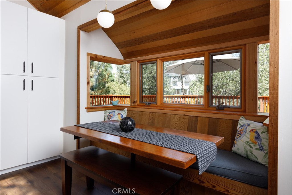 1384 Golden Rule Property Photo 8