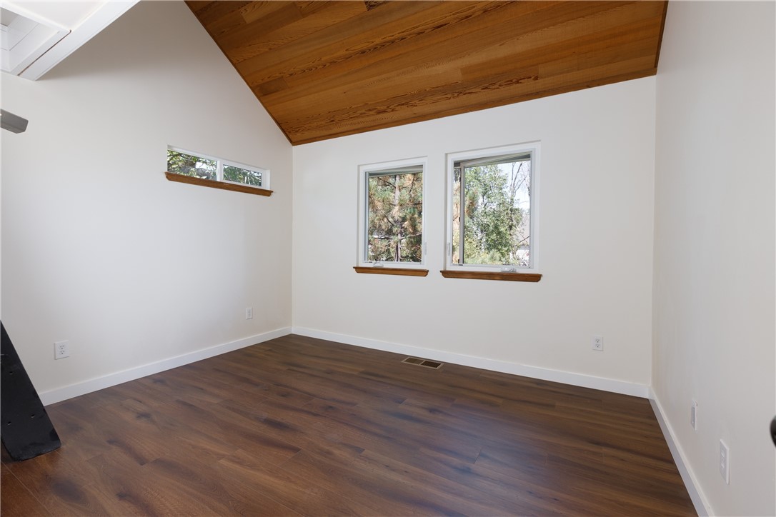 1384 Golden Rule Property Photo 10