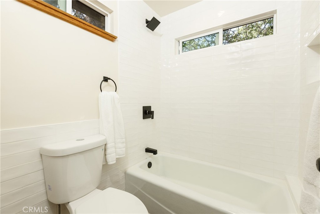 1384 Golden Rule Property Photo 17