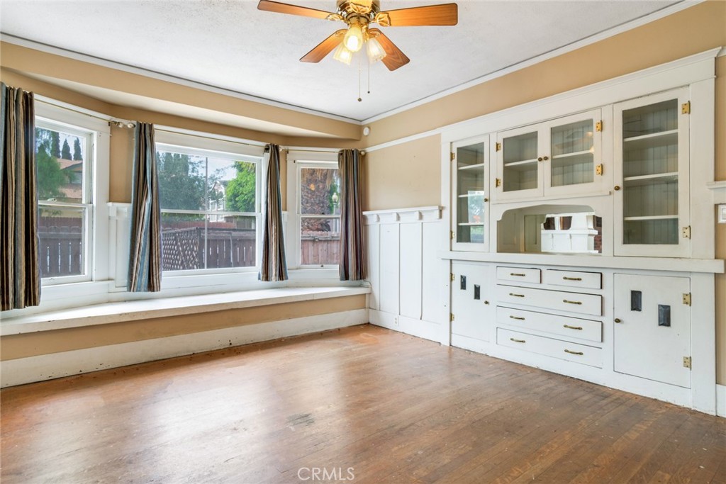 624 S Victoria Property Photo 6