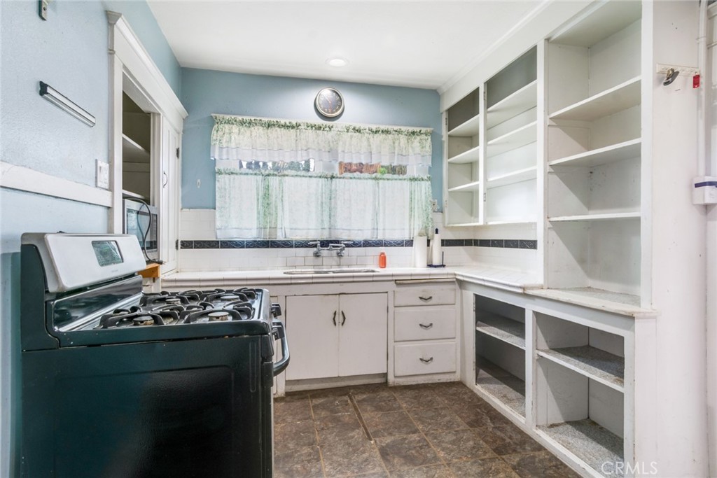 624 S Victoria Property Photo 7