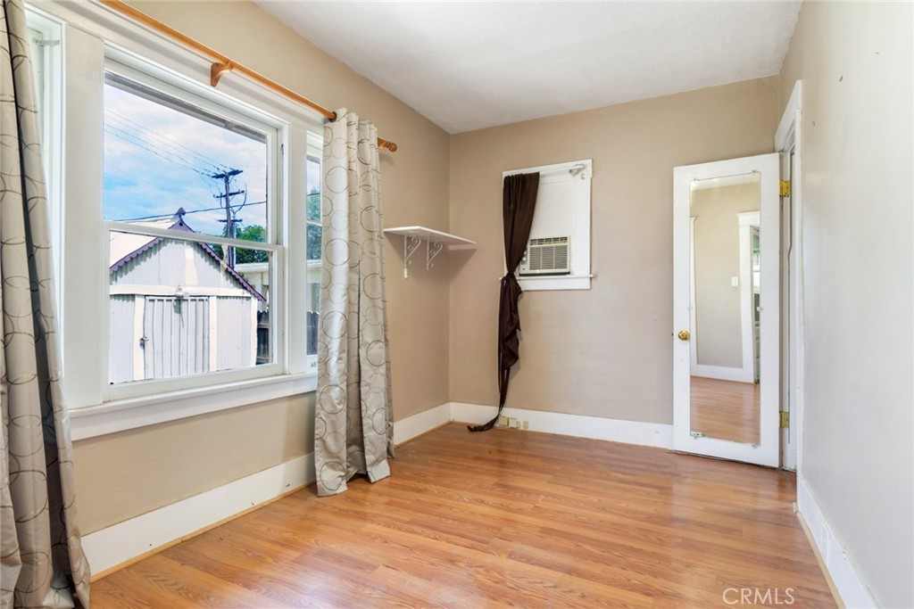 624 S Victoria Property Photo 8