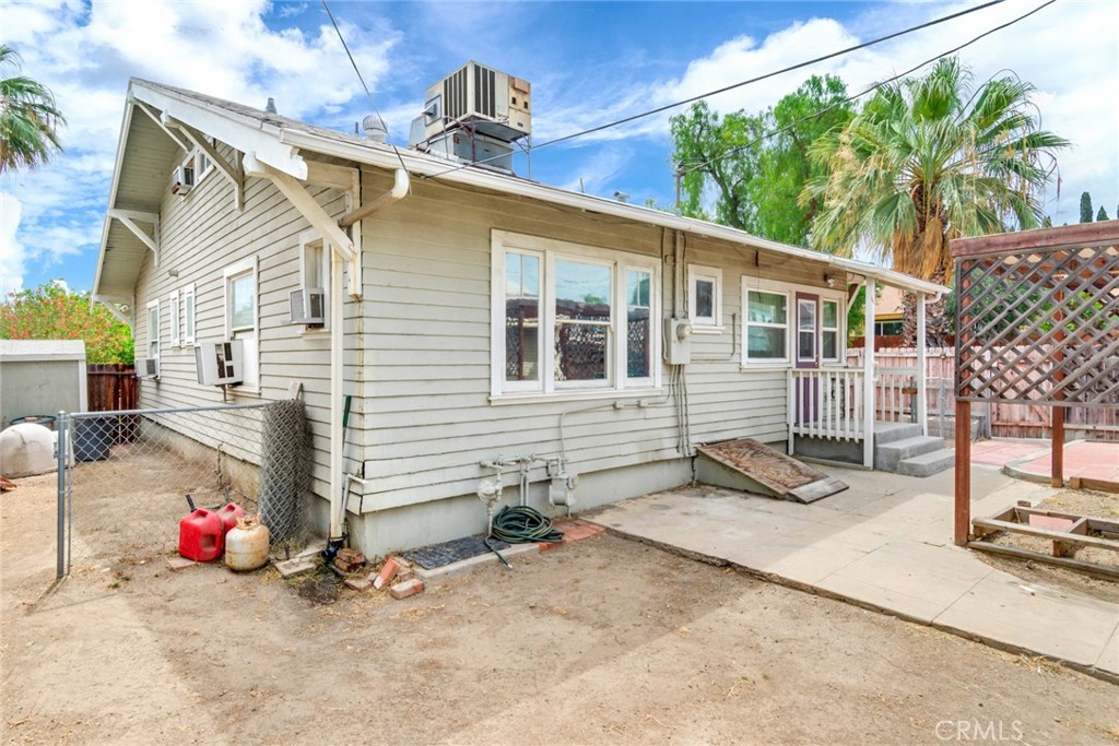 624 S Victoria Property Photo 21