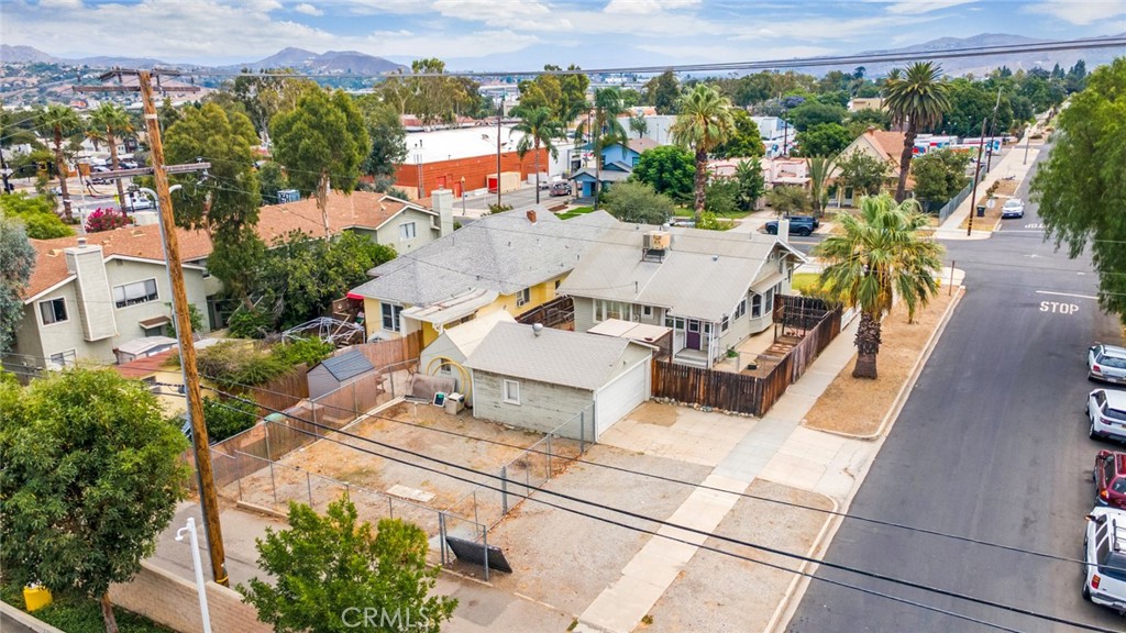 624 S Victoria Property Photo 26