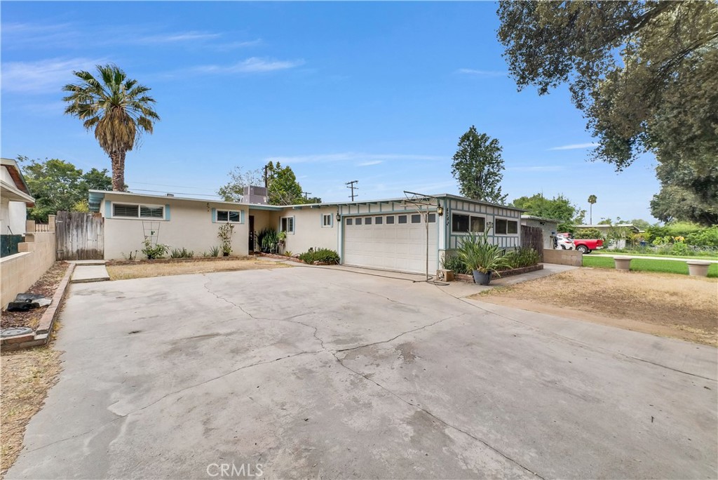 4242 Eileen Property Photo 3