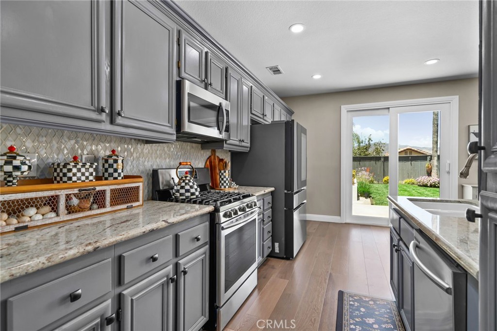 5526 Lincoln Property Photo 11