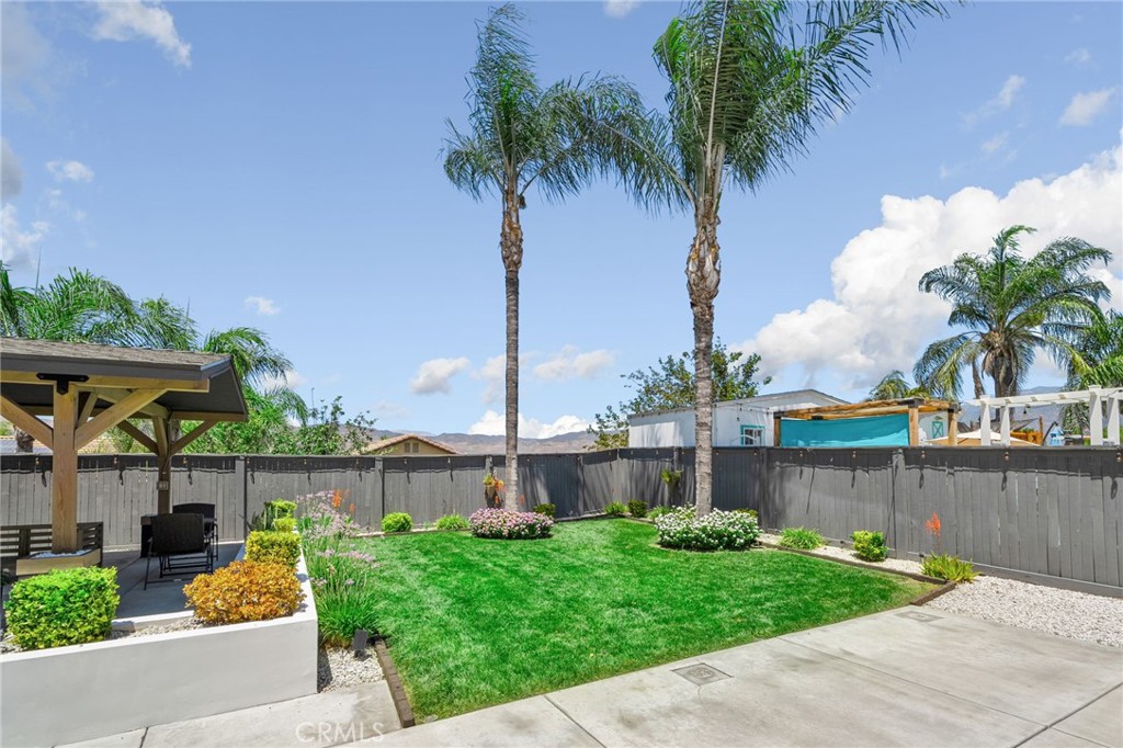 5526 Lincoln Property Photo 33
