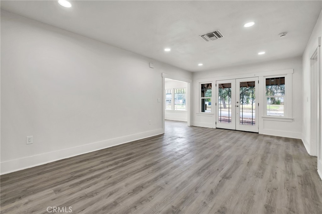 809 E Colton Property Photo 5