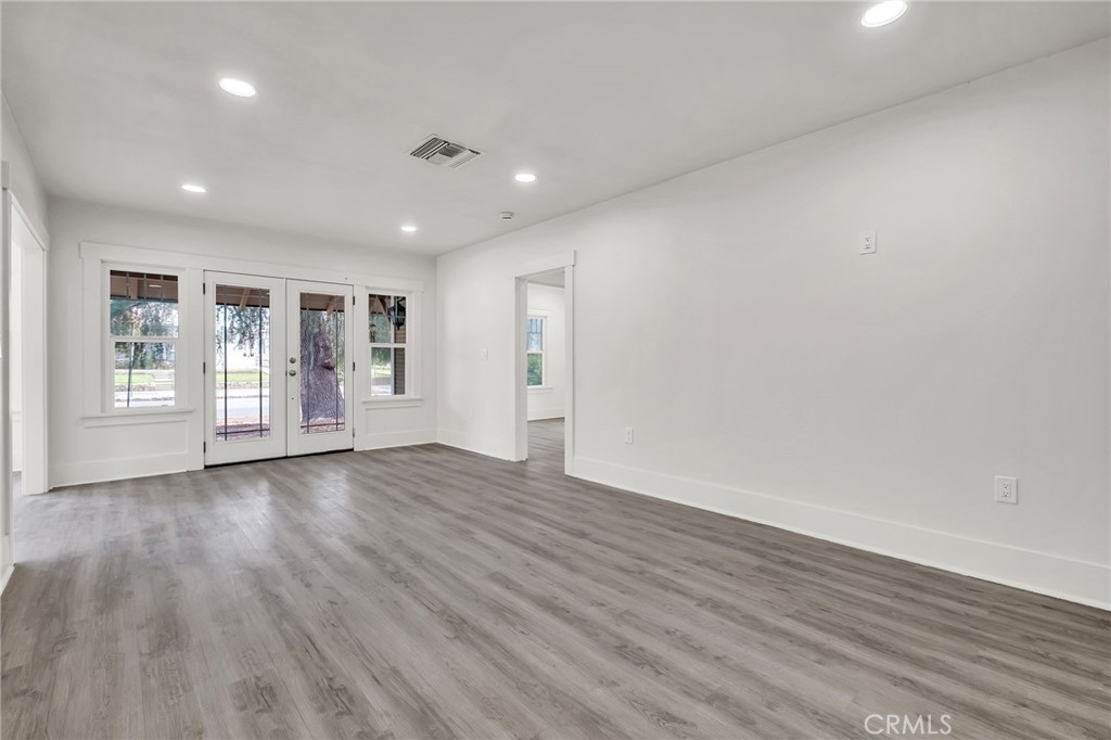 809 E Colton Property Photo 6
