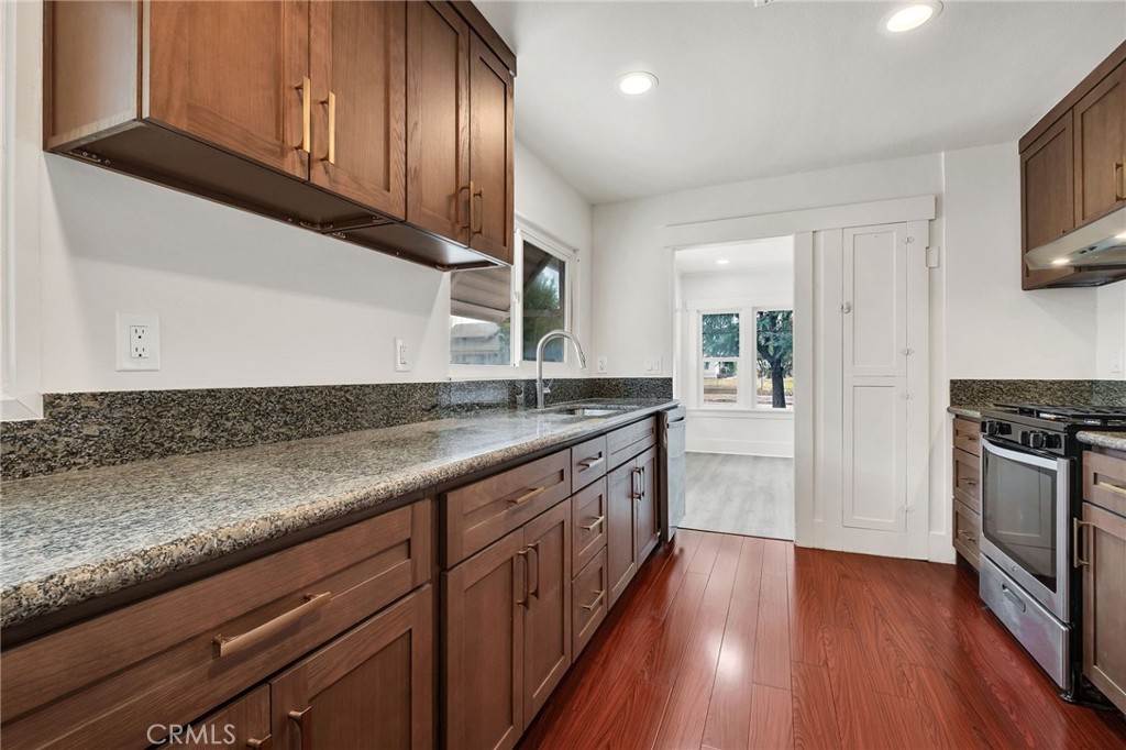 809 E Colton Property Photo 10