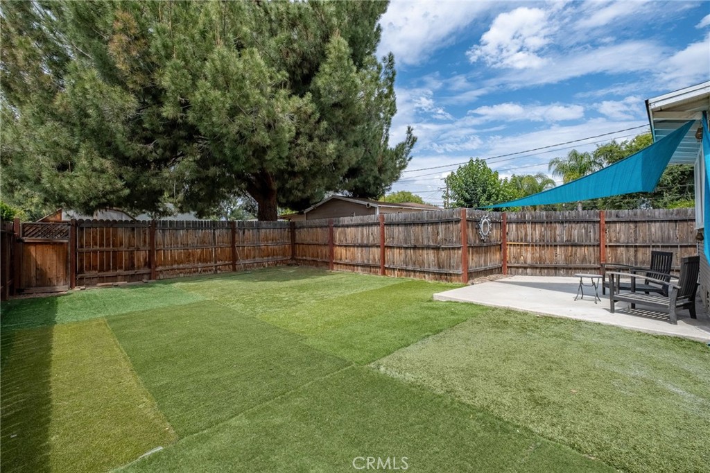 809 E Colton Property Photo 23