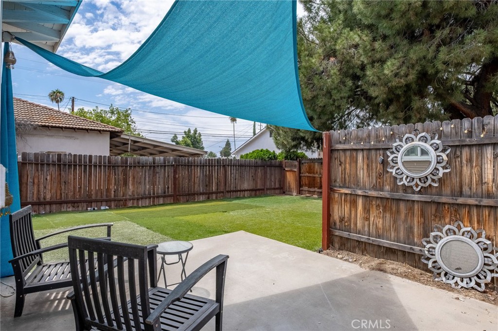 809 E Colton Property Photo 25