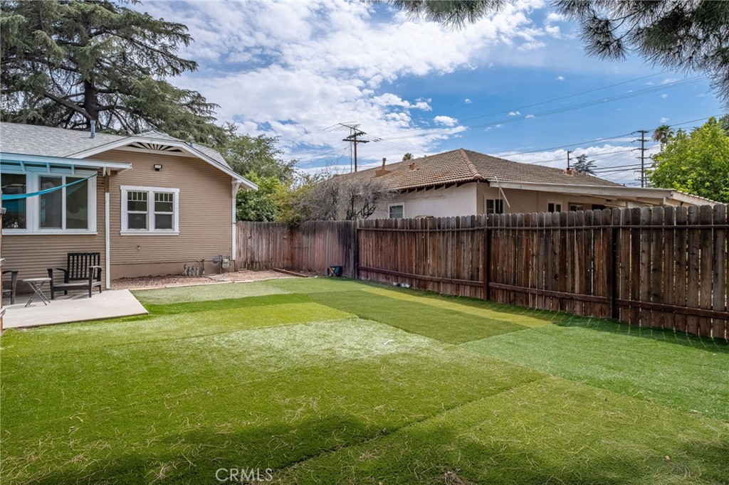 809 E Colton Property Photo 28
