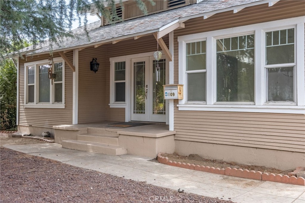 809 E Colton Property Photo 33