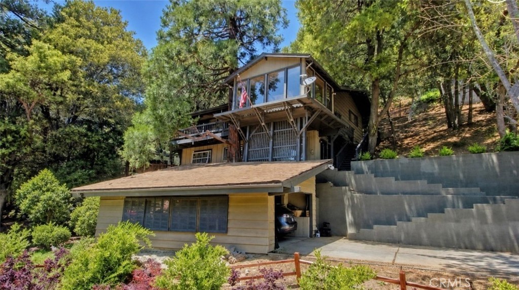 468 Zermatt Property Photo 1