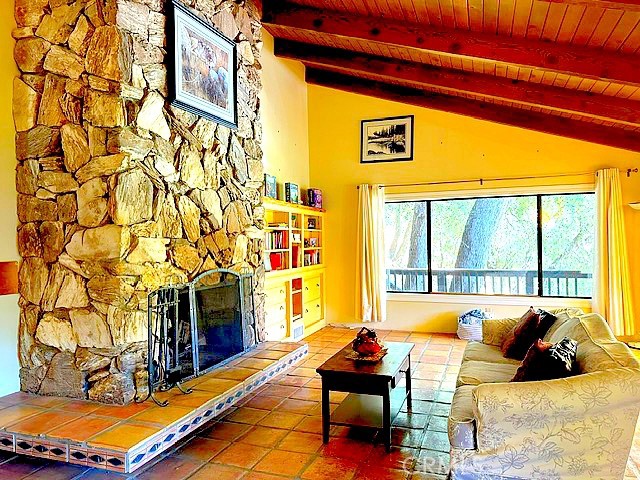 468 Zermatt Property Photo 3