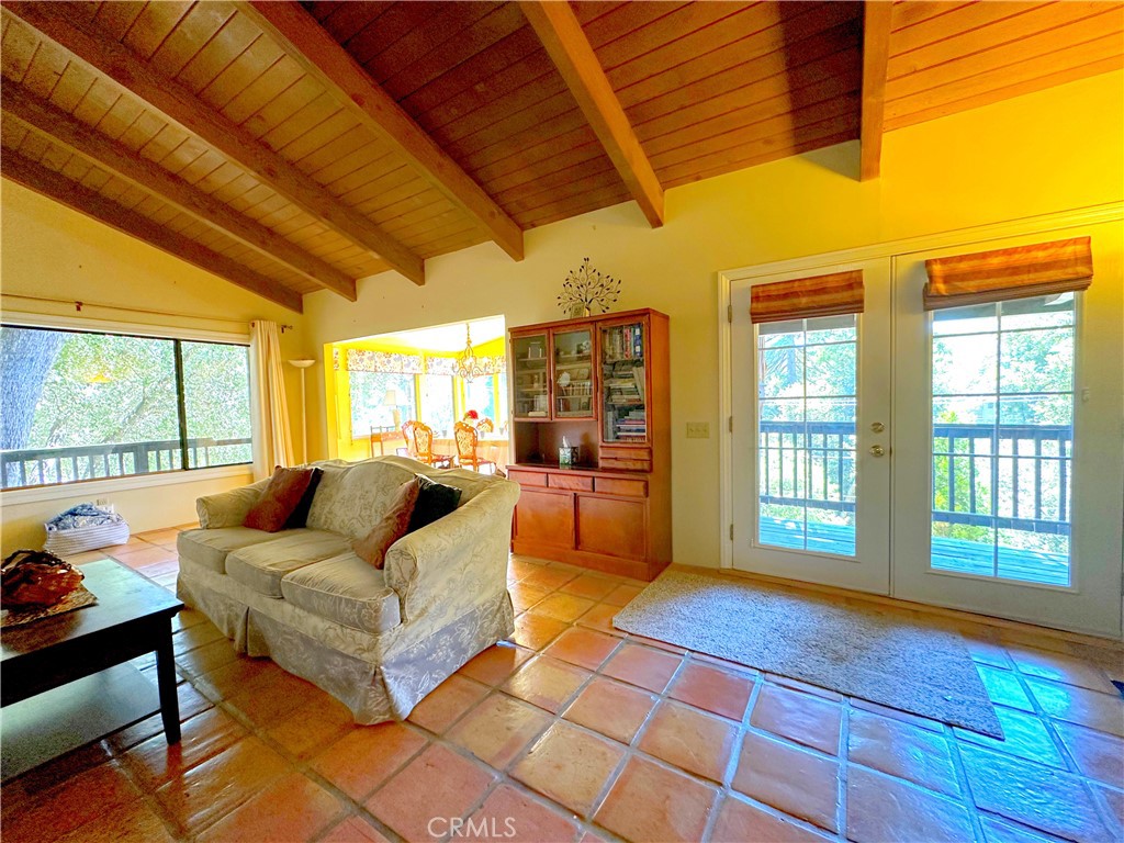 468 Zermatt Property Photo 5