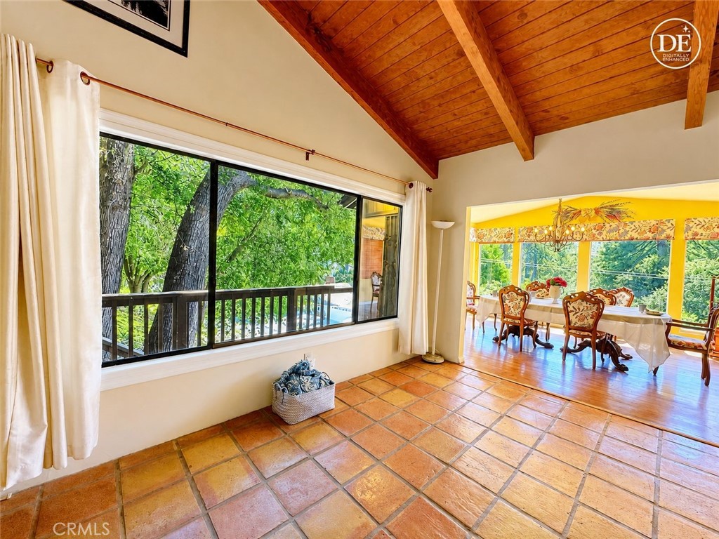 468 Zermatt Property Photo 6