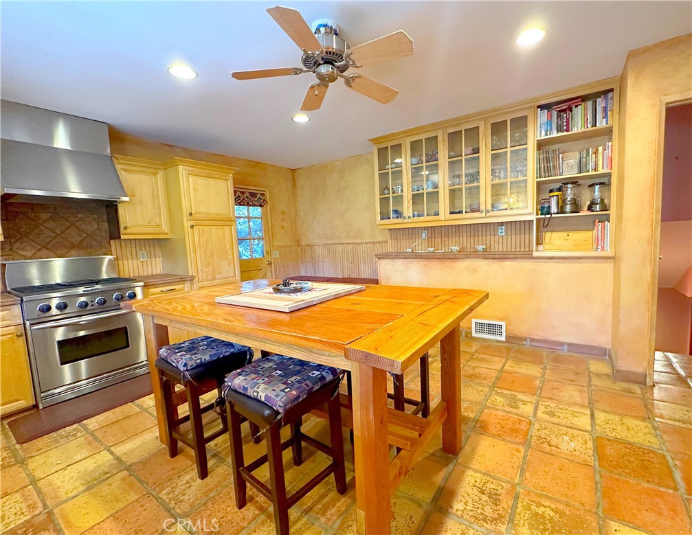 468 Zermatt Property Photo 10