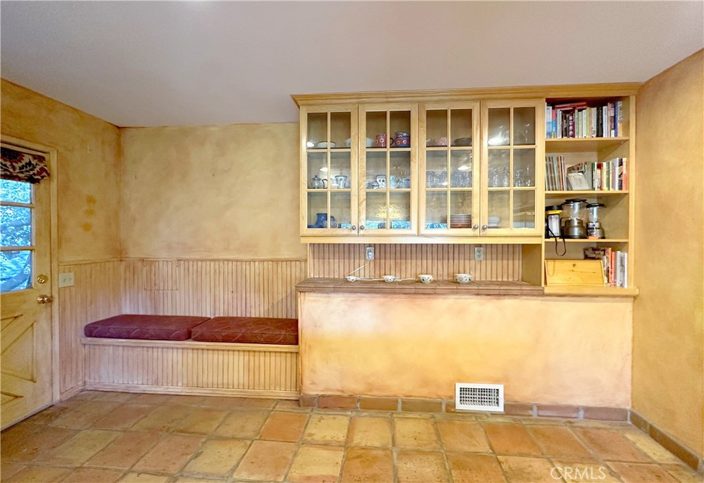 468 Zermatt Property Photo 12