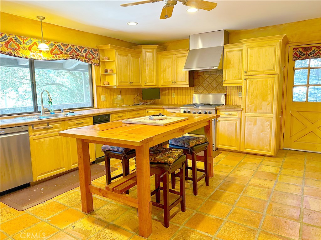 468 Zermatt Property Photo 13
