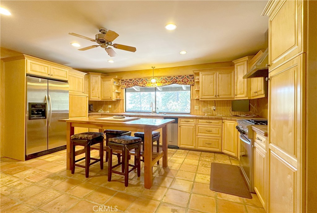 468 Zermatt Property Photo 14