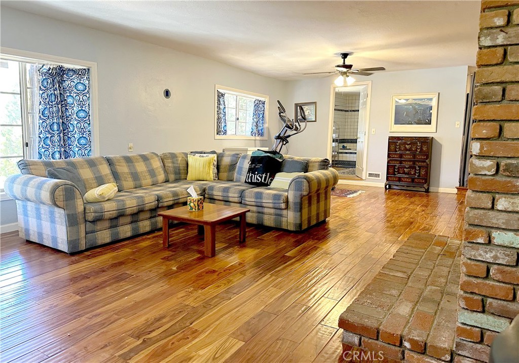 468 Zermatt Property Photo 28