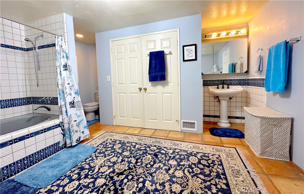 468 Zermatt Property Photo 31