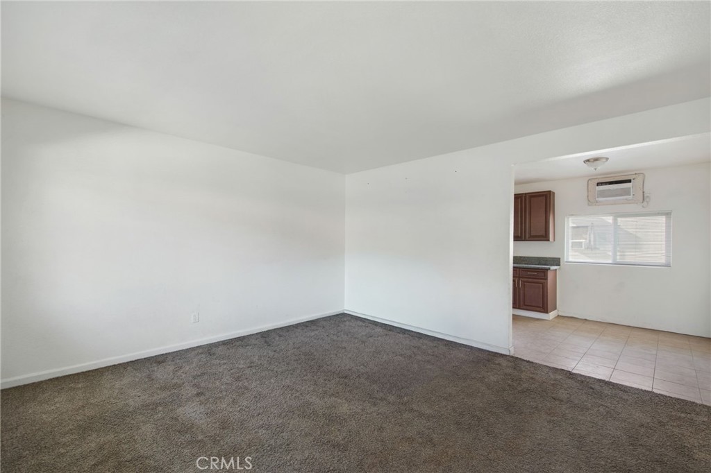 529 W 25th Street Property Photo 3
