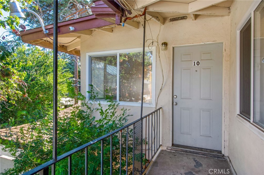 529 W 25th Street Property Photo 7
