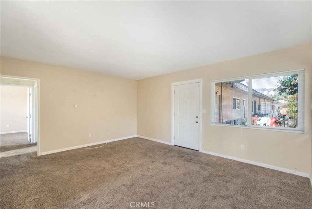 529 W 25th Street Property Photo 10
