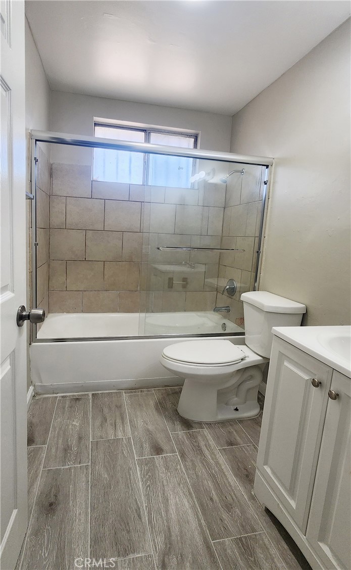 687 W 17th 4 Property Photo 11