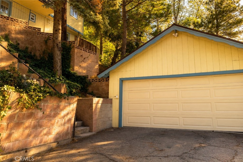 24687 San Moritz Property Photo 4