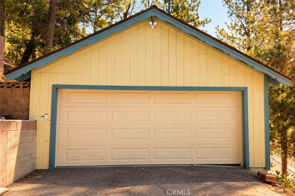 24687 San Moritz Property Photo 5