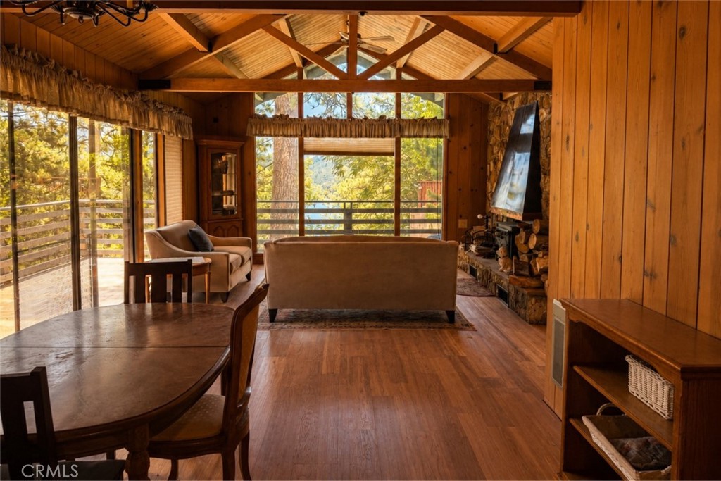 24687 San Moritz Property Photo 10