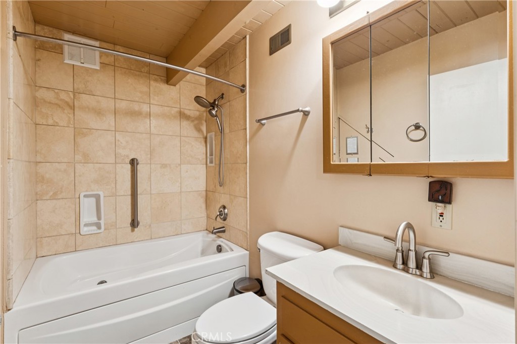 27376 Alpen Property Photo 9