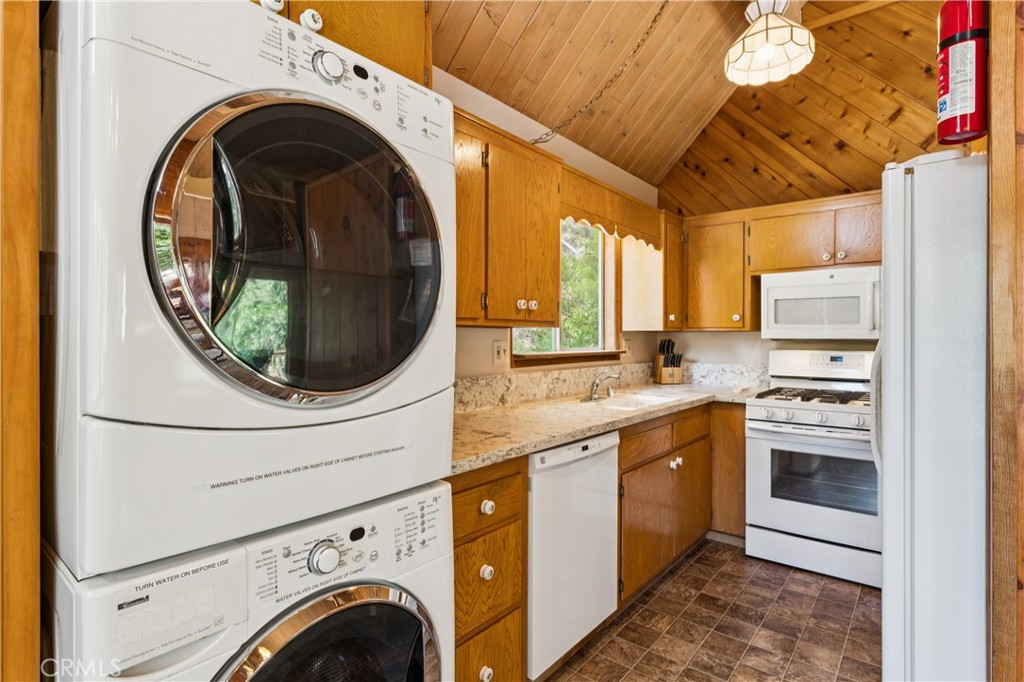 27376 Alpen Property Photo 21