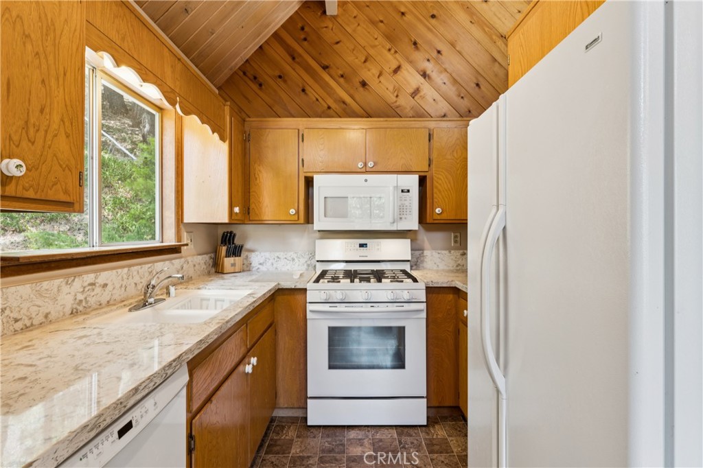 27376 Alpen Property Photo 22