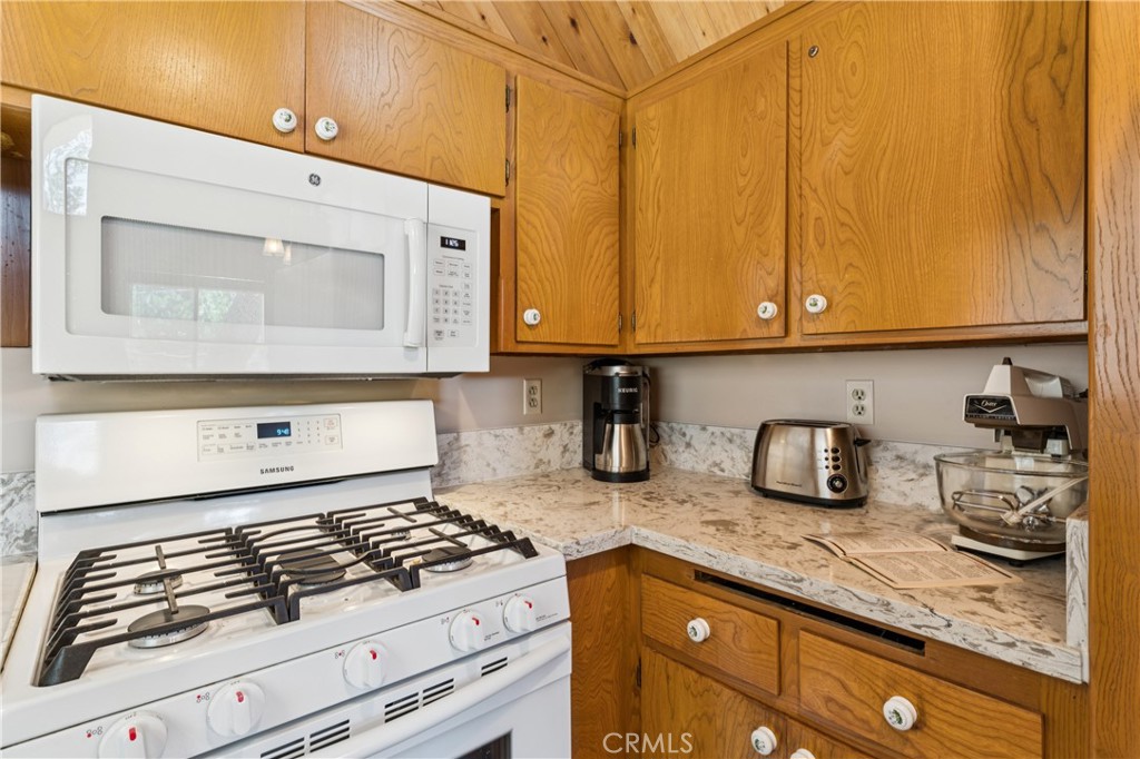 27376 Alpen Property Photo 23