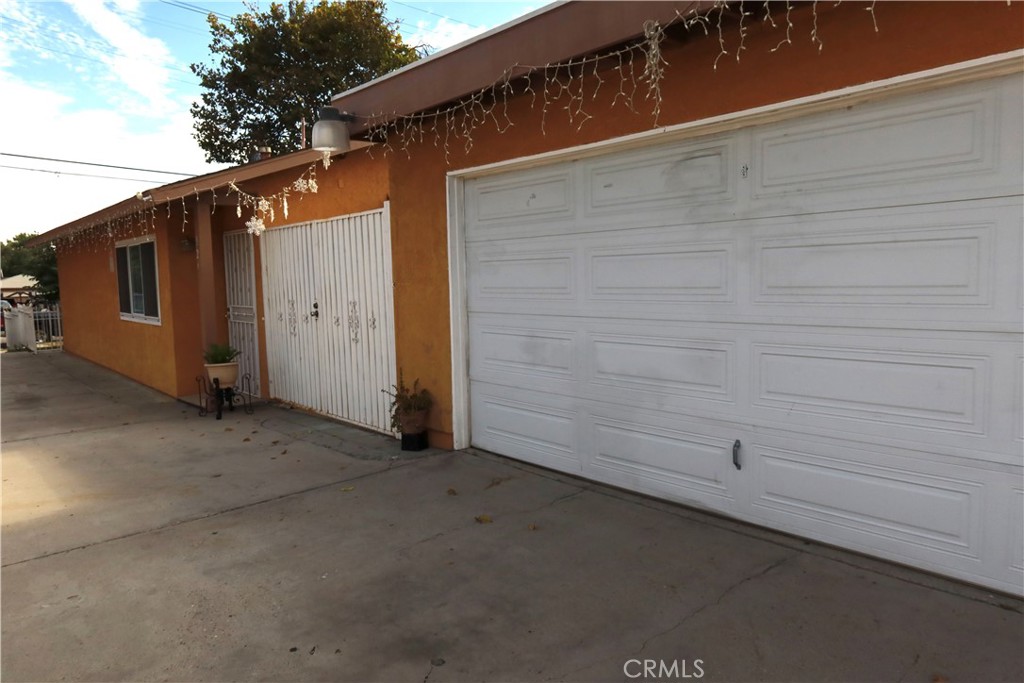 329 E Belmont Property Photo 5
