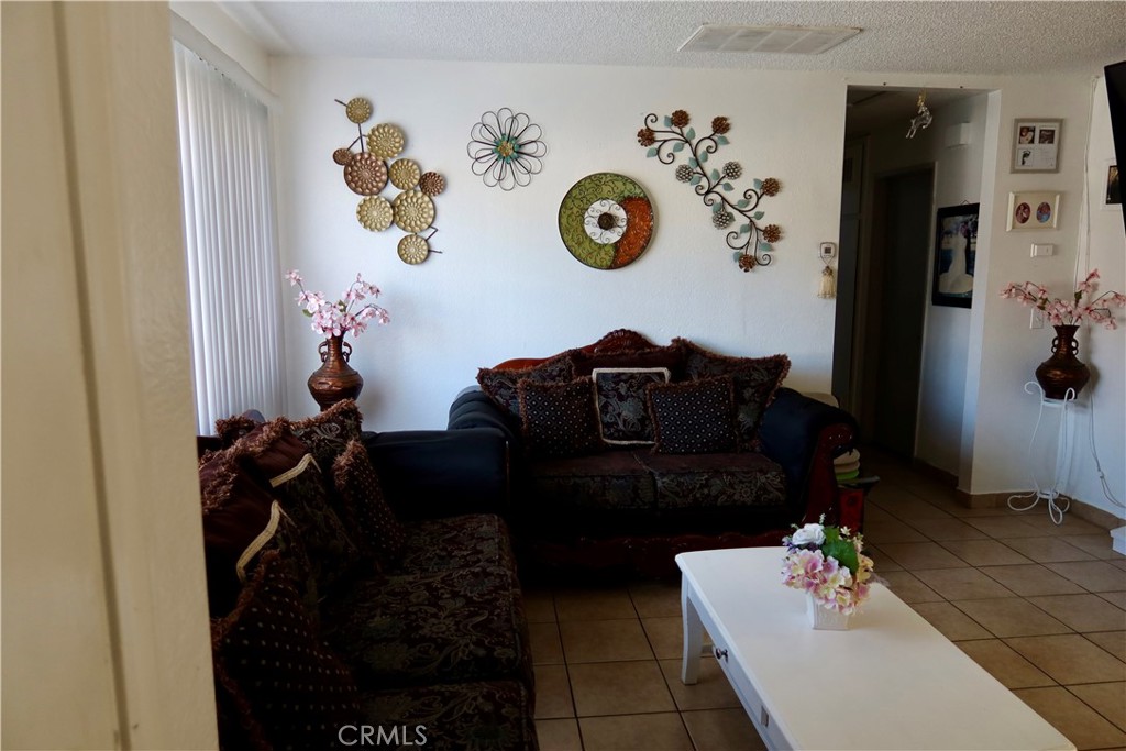 329 E Belmont Property Photo 7