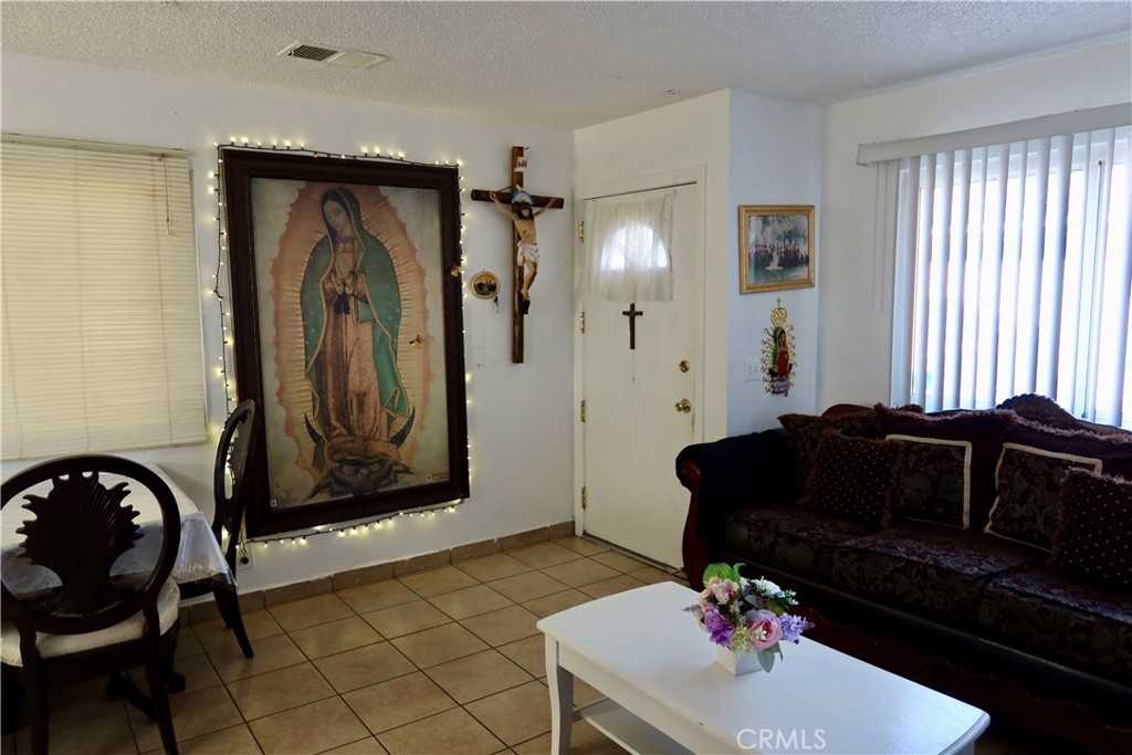329 E Belmont Property Photo 8