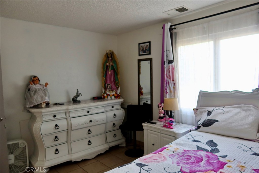 329 E Belmont Property Photo 15