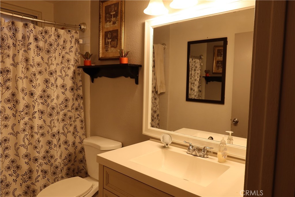 329 E Belmont Property Photo 18