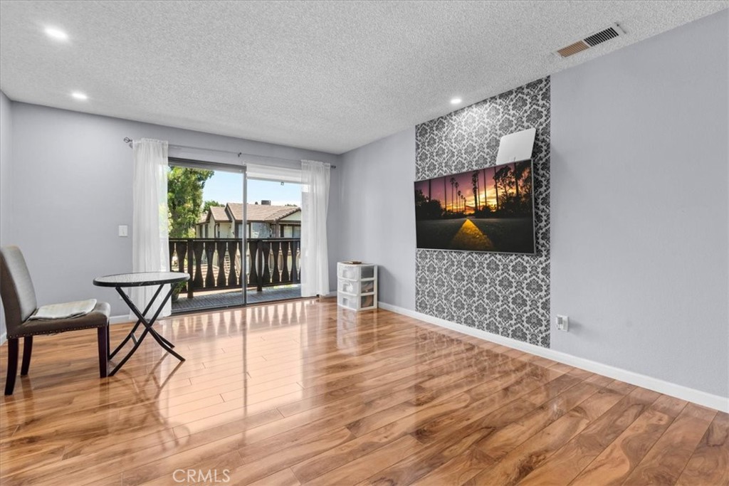 12437 Bay Hill Court Property Photo 4