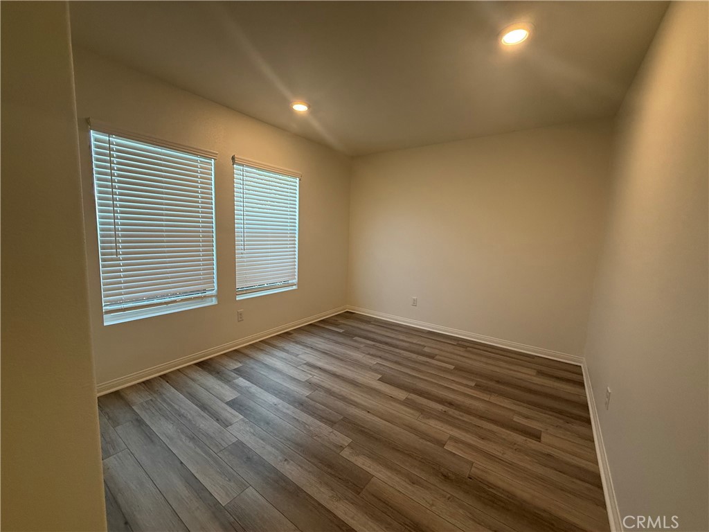 28230 Schola Property Photo 6