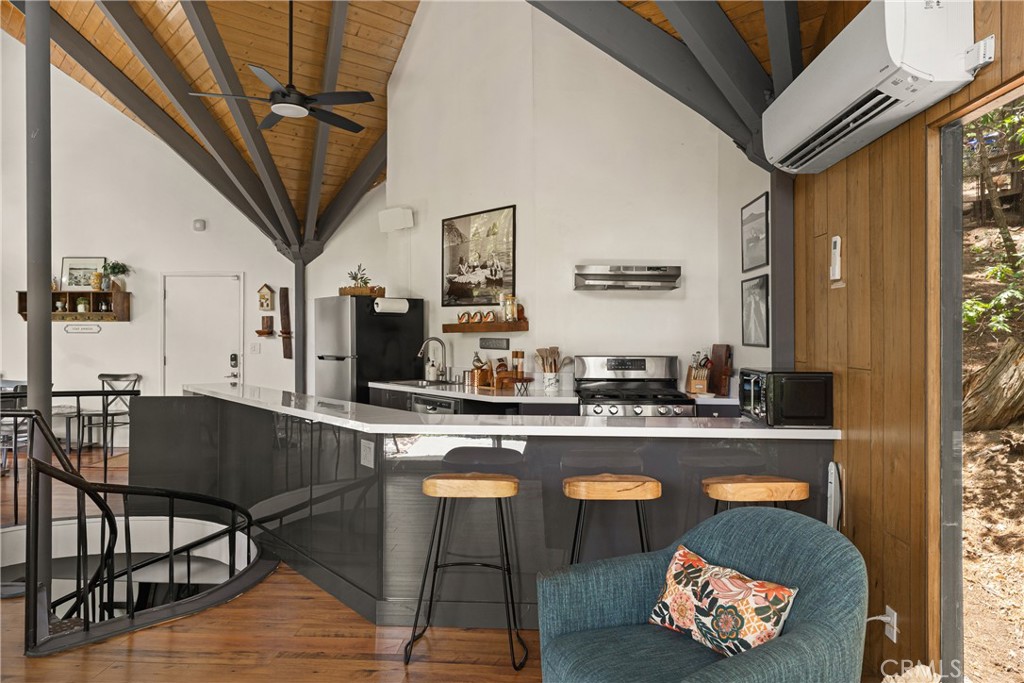 476 Annandale Property Photo 11