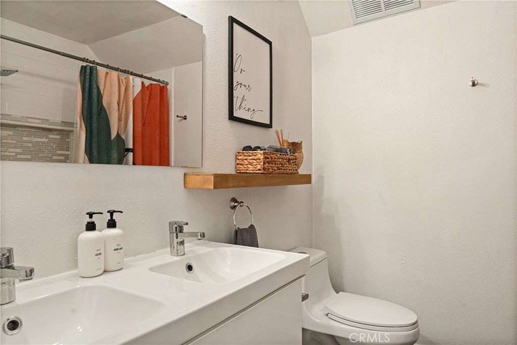 476 Annandale Property Photo 35